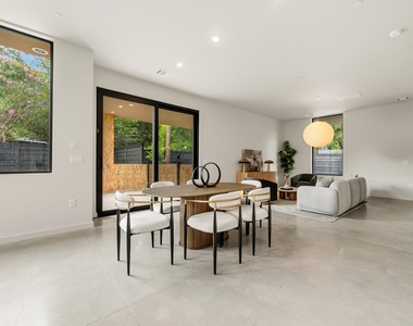 1403 Barton Hills Dr - Photo Thumbnail 8