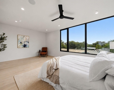 1403 Barton Hills Dr - Photo Thumbnail 23