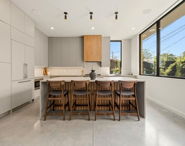 1403 Barton Hills Dr - Photo Thumbnail 11
