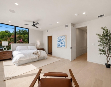 1403 Barton Hills Dr - Photo Thumbnail 17