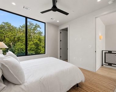 1403 Barton Hills Dr - Photo Thumbnail 31