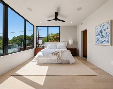 1403 Barton Hills Dr - Photo Thumbnail 16