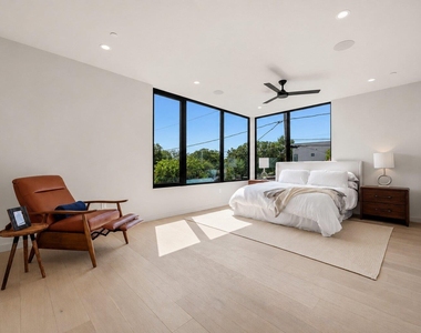1403 Barton Hills Dr - Photo Thumbnail 15