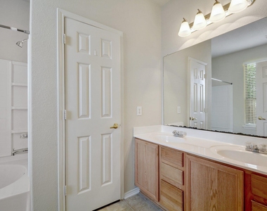 4507 Peach Grove Rd - Photo Thumbnail 15
