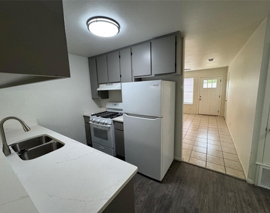 128 Coers Cir - Photo Thumbnail 4