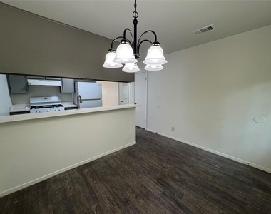 128 Coers Cir - Photo Thumbnail 3