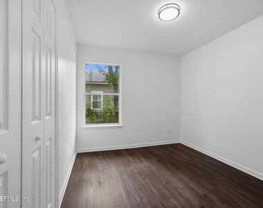 2117 W 39th Street - Photo Thumbnail 9