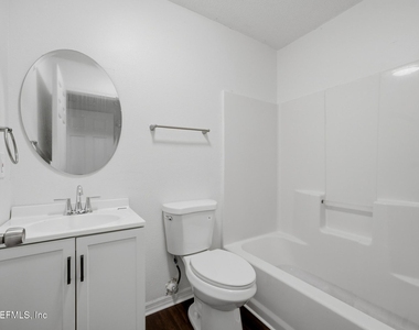 2117 W 39th Street - Photo Thumbnail 13