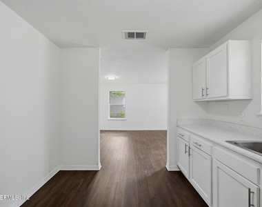 2117 W 39th Street - Photo Thumbnail 6