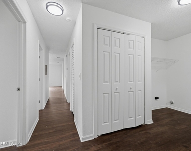 2117 W 39th Street - Photo Thumbnail 11