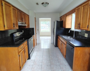 5427 Hickson Road - Photo Thumbnail 8