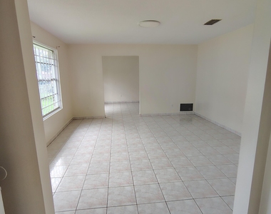 5427 Hickson Road - Photo Thumbnail 4