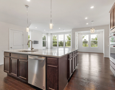 483 Watercress Drive - Photo Thumbnail 4