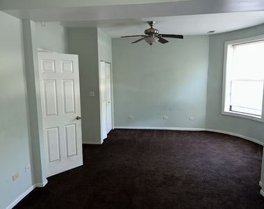 5900 S King Drive - Photo Thumbnail 13