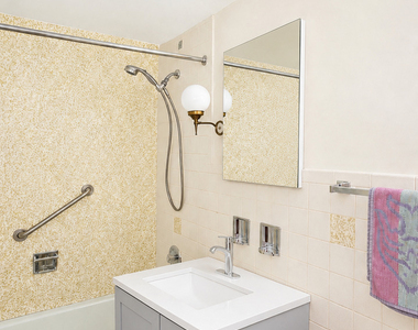 6490 N Northwest Highway - Photo Thumbnail 13