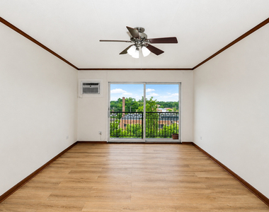 6490 N Northwest Highway - Photo Thumbnail 4