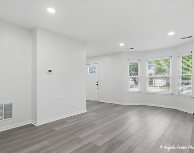 1240 Huntington Drive - Photo Thumbnail 5