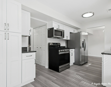 1240 Huntington Drive - Photo Thumbnail 11