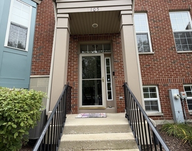 105 Station Park Circle - Photo Thumbnail 2