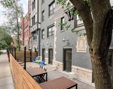 5718 N Winthrop Avenue - Photo Thumbnail 12