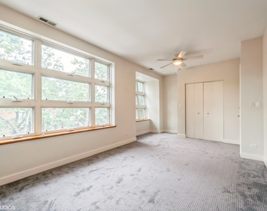 7209 N Oakley Avenue - Photo Thumbnail 5