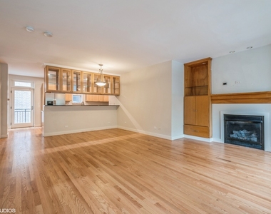 7209 N Oakley Avenue - Photo Thumbnail 2
