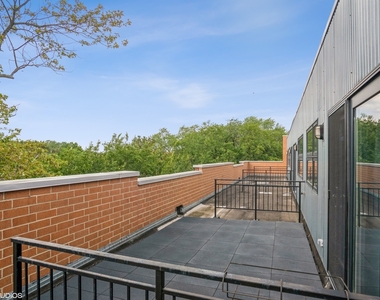 7209 N Oakley Avenue - Photo Thumbnail 12