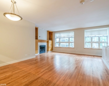 7209 N Oakley Avenue - Photo Thumbnail 3