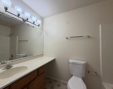 1320 Brook Street - Photo Thumbnail 12