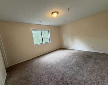 1320 Brook Street - Photo Thumbnail 15