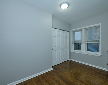 6322 N Albany Avenue - Photo Thumbnail 7