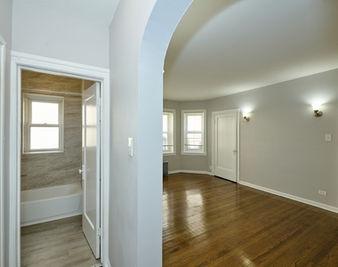 6322 N Albany Avenue - Photo Thumbnail 5