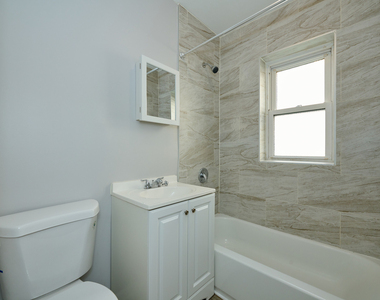 6322 N Albany Avenue - Photo Thumbnail 9