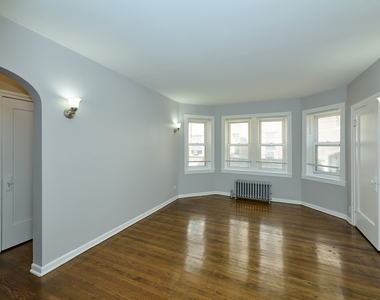 6322 N Albany Avenue - Photo Thumbnail 2