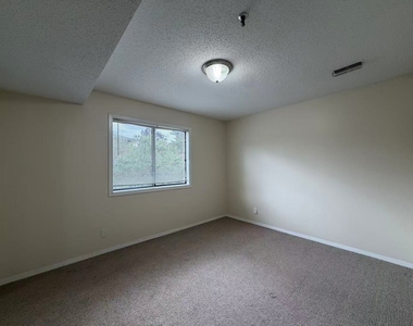 1330 Brook Street - Photo Thumbnail 9