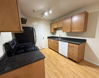 1330 Brook Street - Photo Thumbnail 5