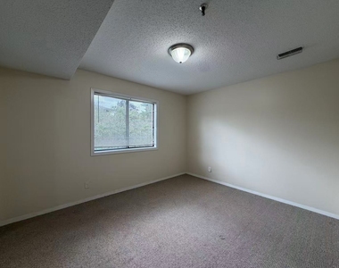 1330 Brook Street - Photo Thumbnail 8
