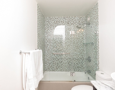 211 E Ohio Street - Photo Thumbnail 14