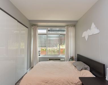 211 E Ohio Street - Photo Thumbnail 9