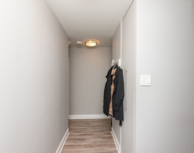 211 E Ohio Street - Photo Thumbnail 7