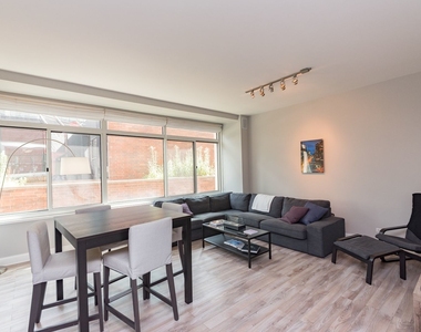211 E Ohio Street - Photo Thumbnail 6