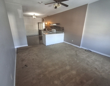 185 S State Street - Photo Thumbnail 4