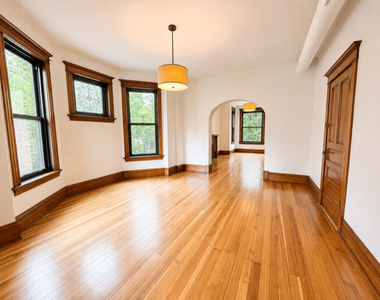 2528 W Iowa Street - Photo Thumbnail 2
