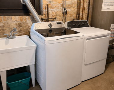2528 W Iowa Street - Photo Thumbnail 11
