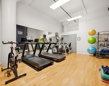 1224 W Van Buren Street - Photo Thumbnail 15