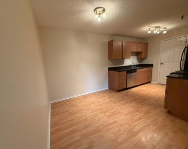 1340 Brook Street - Photo Thumbnail 7