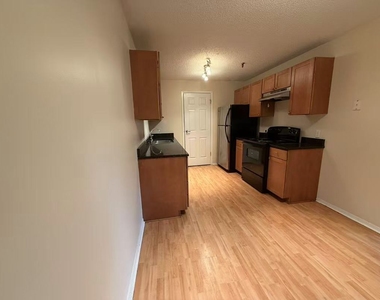 1340 Brook Street - Photo Thumbnail 4
