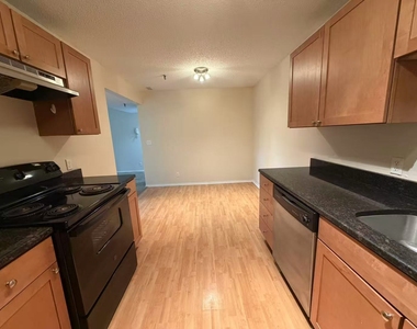 1340 Brook Street - Photo Thumbnail 6