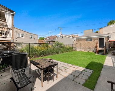 2237 S Oakley Avenue - Photo Thumbnail 17