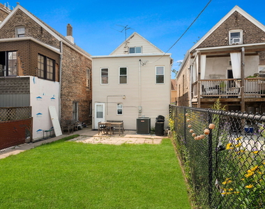 2237 S Oakley Avenue - Photo Thumbnail 18